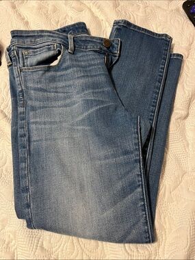 Treasure & Bond Light Wash cropped Skinny Jeans